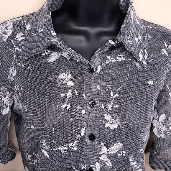 Vintage 90s Medium Eyeshadow Grey White Floral Stretch Top Button Up Half Sleeve - Picture 3 of 12